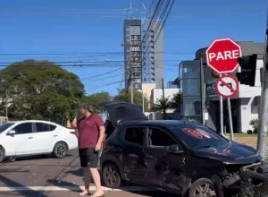 novo-acidente-e-registrado-em-cruzamento-que-recebera-semaforos-em-cascavel