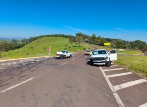 motorista-fica-ferido-em-colisao-entre-picapes-na-pr-180-em-boa-vista-da-aparecida