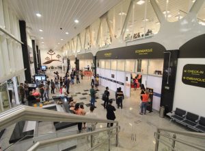 falha-tecnica-no-aeroporto-de-cascavel-provoca-atrasos,-desvios-e-cancelamentos-de-voos