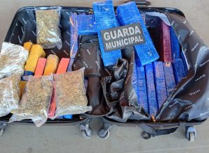 mulher-e-presa-na-rodoviaria-de-cascavel-com-cerca-de-30-quilos-de-maconha-e-capulho