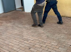 homem-e-preso-apos-desacatar-guardas-municipais-durante-abordagem-em-cascavel