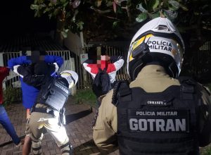operacao-de-transito-registra-50-autuacoes-e-flagra-motoristas-sem-habilitacao-em-cascavel