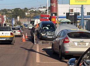 motorista-foge-apos-bater-em-caminhao,-provoca-perseguicao-e-e-detido-em-cascavel