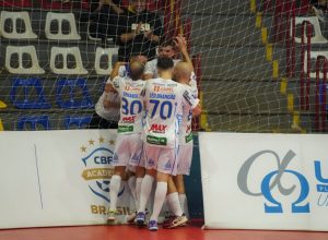 umuarama-vence-o-tubarao-e-entra-na-zona-de-classificacao