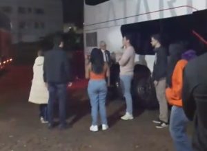 onibus-e-alvo-de-assaltantes-na-rodoviaria-de-matelandia
