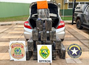 homem-pula-em-rio-para-fugir-da-policia,-mas-acaba-preso-com-droga