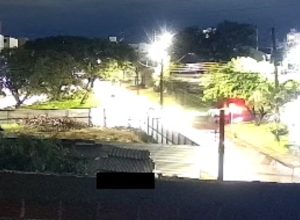 cameras-registram-batida-entre-dois-carros-no-bairro-coqueiral