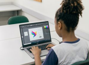 curso-gratuito-de-design-grafico-abre-vagas-para-jovens-de-14-a-19-anos-em-cascavel