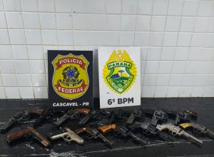 mulheres-sao-presas-com-15-armas-escondidas-junto-ao-corpo-em-onibus-na-rodoviaria-de-cascavel