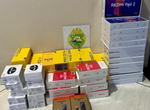 rotam-apreende-cigarros-e-eletronicos-estrangeiros-em-fiscalizacao-na-rodoviaria-de-medianeira