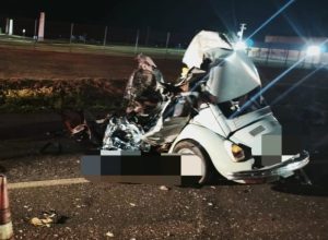 motorista-morre-em-grave-acidente-entre-fusca-e-onibus-na-pr-239