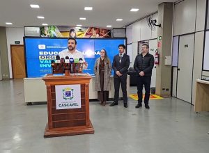 prefeitura-apresenta-investimentos-na-educacao-enquanto-professores-avaliam-greve-em-cascavel