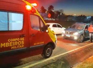 homem-fica-ferido-apos-acidente-entre-carro-e-patinete-na-marginal-da-br-277-em-cascavel