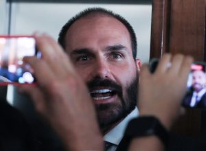 pgr-defende-condenacao-de-eduardo-bolsonaro-no-processo-do-tarifaco