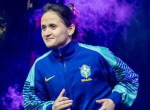 amandinha-recebe-titulo-de-cidada-catarinense-e-se-emociona:-“uma-das-minhas-maiores-conquistas”