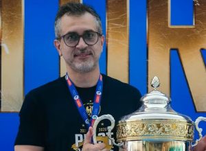 tecnico-catarinense-faz-historia-e-e-bicampeao-na-europa