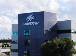 sanepar-passa-a-oferecer-pagamento-de-contas-atrasadas-diretamente-no-portao-de-casa