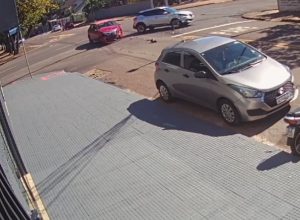 motorista-fura-preferencial-e-causa-acidente-em-cascavel