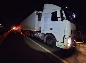 pedestre-morre-atropelado-por-caminhao-na-pr-323-em-cianorte