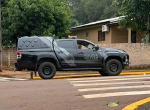 carro-com-explosivos-e-interceptado-pelo-bpfron-em-itaipulandia;-dois-homens-sao-presos