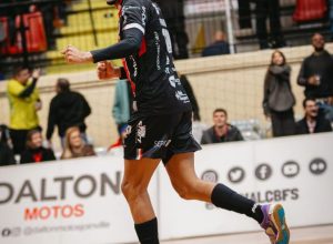 joinville-reverte-desvantagem-contra-o-pouso-e-garante-vaga-na-semifinal-da-copa-do-brasil