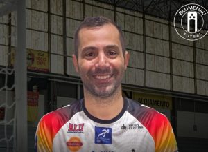 blumenau-anuncia-a-chegada-do-ala-thiaguinho,-ex-selecao-brasileira