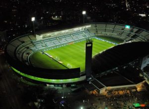 projeto-de-lei-quer-aumentar-bebidas-alcoolicas-em-estadios-do-parana