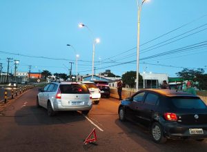 acidente-envolvendo-tres-veiculos-provoca-lentidao-no-viaduto-da-rocha-pombo-em-cascavel