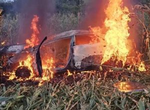 veiculo-capota,-pega-fogo-e-fica-destruido-em-acidente-entre-borrazopolis-e-kalore