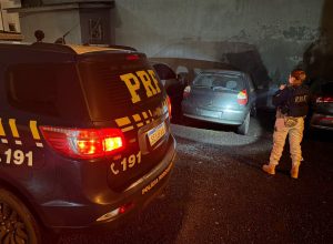 prf-recupera-carro-furtado-e-prende-homem-horas-apos-ele-deixar-a-prisao-na-br-277
