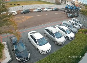 caminhao-enrosca-em-fiacao,-derruba-cabos-e-deixa-moradores-sem-energia-em-cascavel