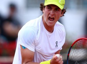 joao-fonseca-estreia-com-vitoria-de-virada-sobre-chines-em-cincinnati