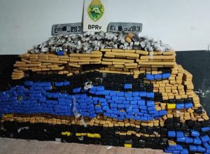 pm-apreende-662-kg-de-maconha-e-prende-duas-pessoas-na-pr-180-em-quarto-centenario