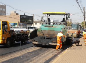 com-trabalho-de-pavimentacao,-obra-da-avenida-assuncao-avanca-e-entra-na-reta-final-em-cascavel