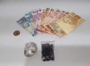abordagem-policial-em-foz-resulta-em-apreensao-de-drogas-e-prisao-por-trafico