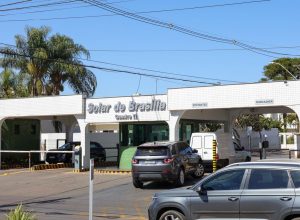 moraes-pede-a-pgr-parecer-sobre-agentes-da-pf-na-casa-de-bolsonaro