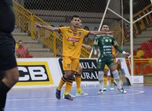 magnus-vence-o-jaragua-e-derruba-o-ultimo-invicto-da-lnf-cresol-2025