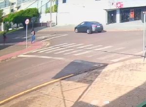 mulher-e-perseguida-por-morador-em-situacao-de-rua-no-bairro-coqueiral,-em-cascavel