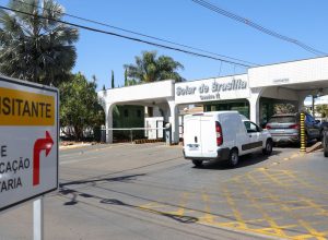 moraes-manda-vistoriar-carros-e-area-externa-da-casa-de-bolsonaro