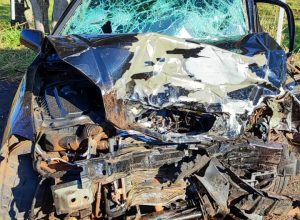 uma-pessoa-morre-e-duas-ficam-feridas-em-acidente-na-prc-272-em-ipora