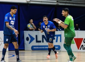 minas-domina-umuarama-e-emenda-sequencia-de-vitorias-na-lnf-cresol-2025