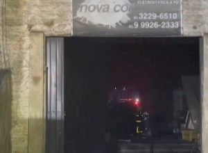 incendio-atinge-fabrica-de-materiais-de-pintura-em-cascavel