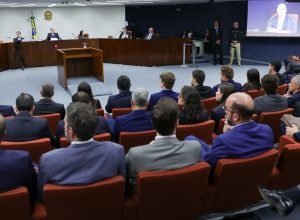 saiba-como-foi-o-1o-dia-do-julgamento-de-bolsonaro-e-mais-sete-reus