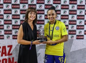 camila-silva-eleita-a-melhor-da-supertaca