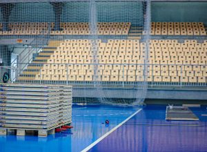 revitalizacao-da-arena:-novo-piso-de-madeira-flutuante-comeca-a-ser-montado
