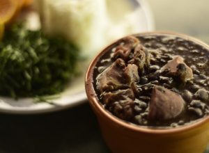 campeao-da-feijoada:-estado-produz-sozinho-quase-80%-do-feijao-preto-do-pais