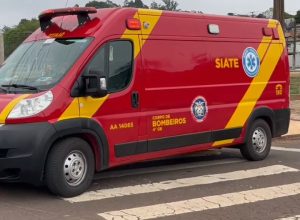 acidente-envolvendo-carro-e-moto-deixa-casal-ferido-no-jardim-santa-felicade