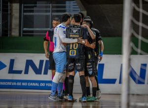 velez-derrota-cruzeiro-fora-de-casa-pela-lnf-cresol-2025