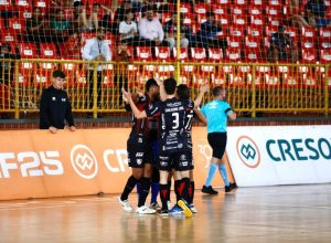 campo-mourao-goleia-esporte-futuro-e-segue-invicto-em-casa-na-lnf