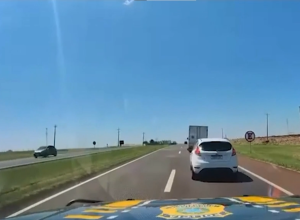 imagens-impressionantes-mostram-perseguicao-a-carro-com-drogas-na-br-277